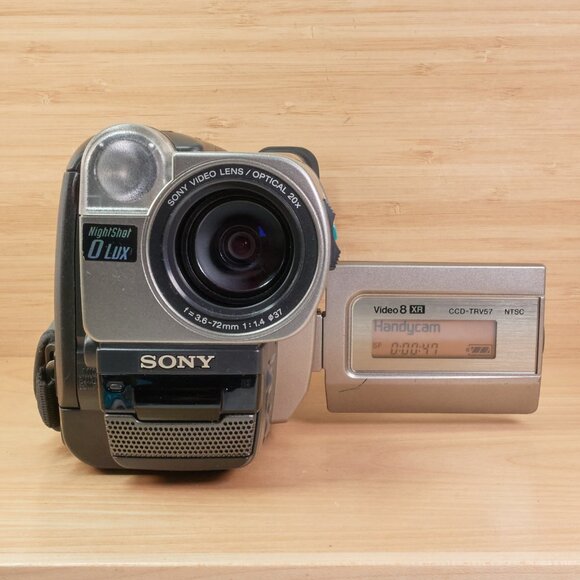 Vintage Sony CCD-TRV57 / Handycam Vision / Video8 XR Camcorder / Made in Japan - Picture 5 of 8